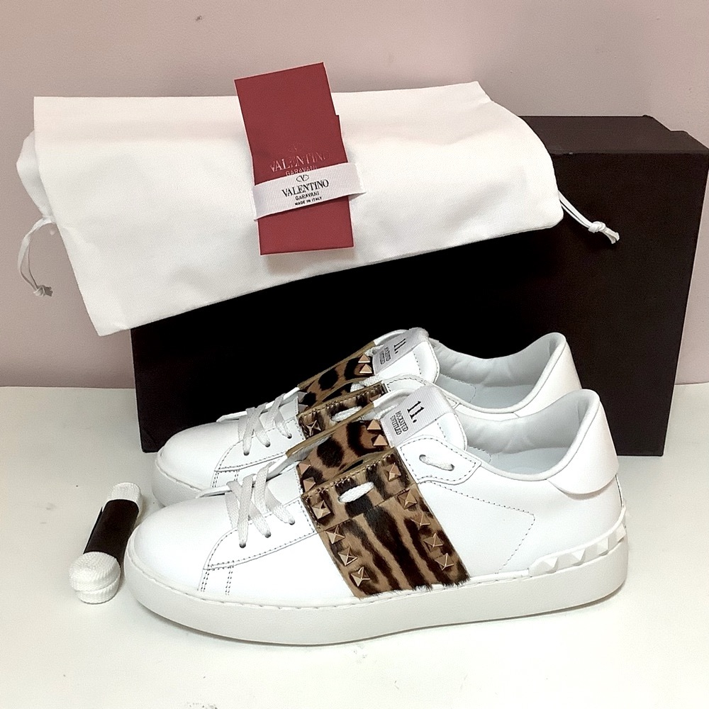 NIB Valentino Garavani Rockstud Untitled Leather & Haircalf Sneaker